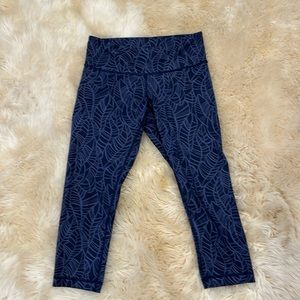Lululemon leggings size 6
